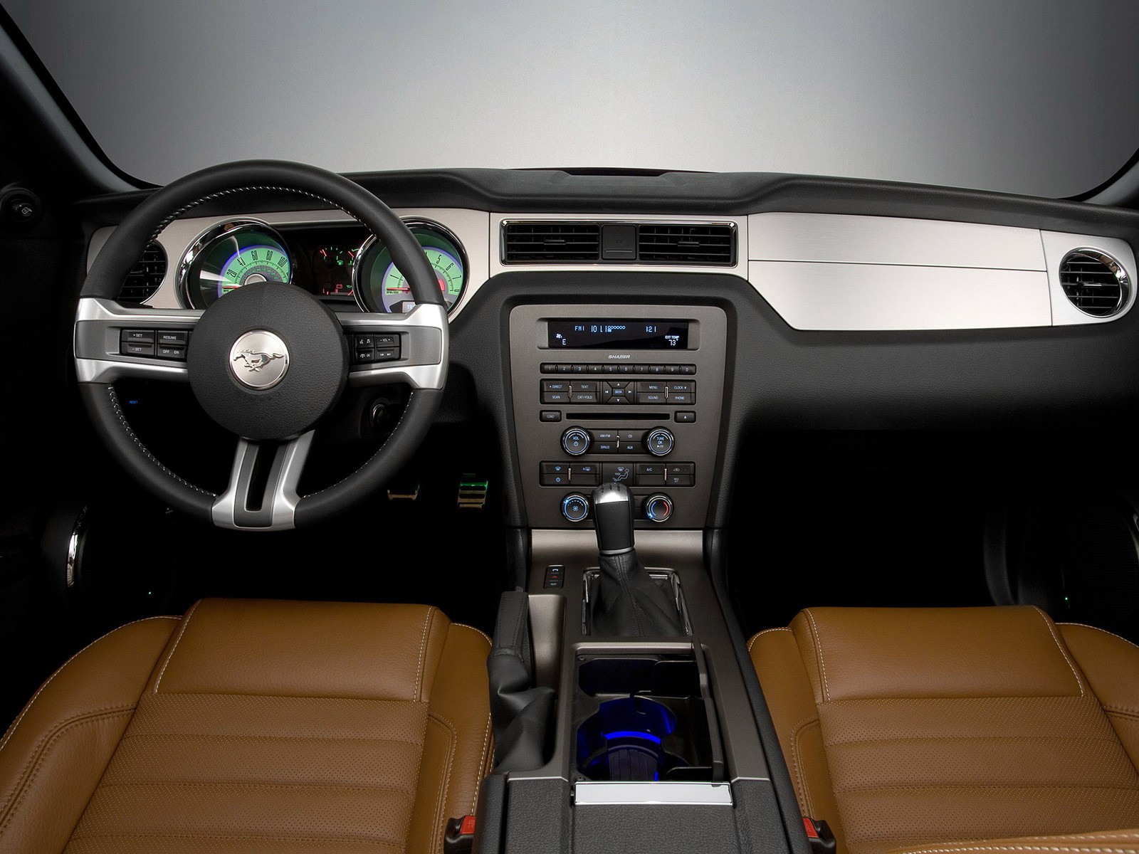 Ford Mustang Convertible photo 28