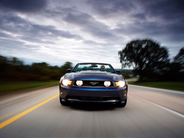 Ford Mustang Convertible photo 8