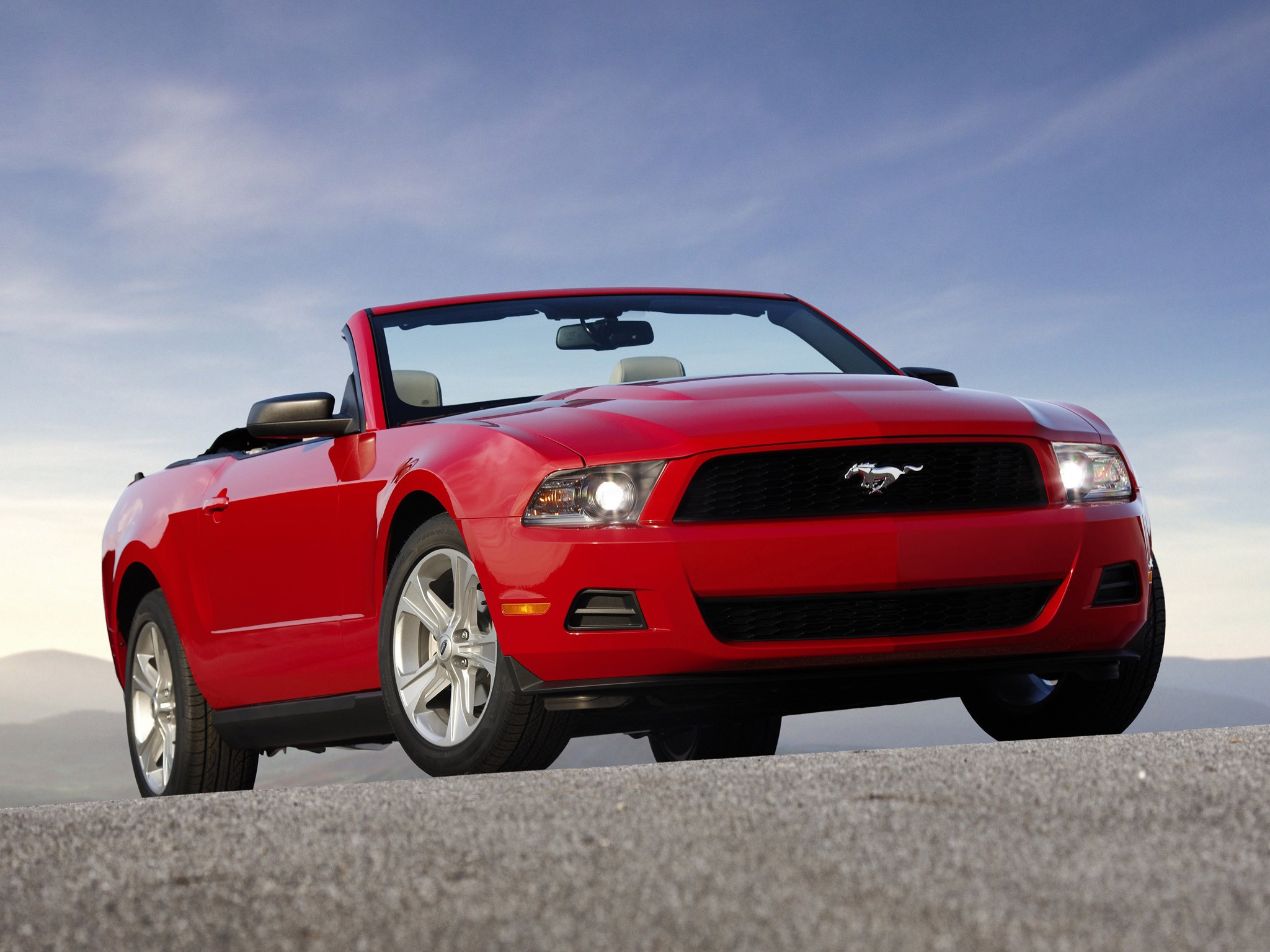 Ford Mustang Convertible photo 13