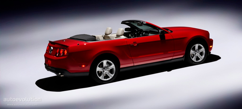 Ford Mustang Convertible photo 6