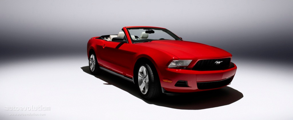 Ford Mustang Convertible photo 7