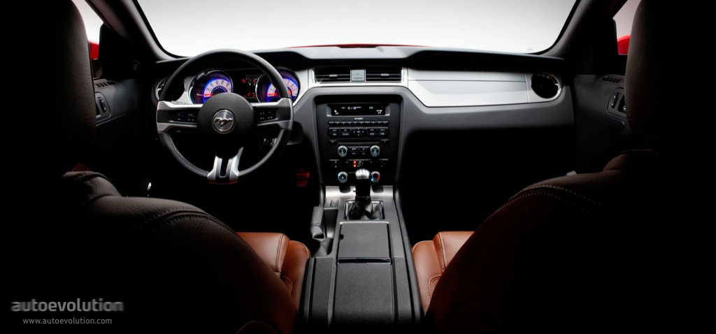 Ford Mustang Convertible photo 20