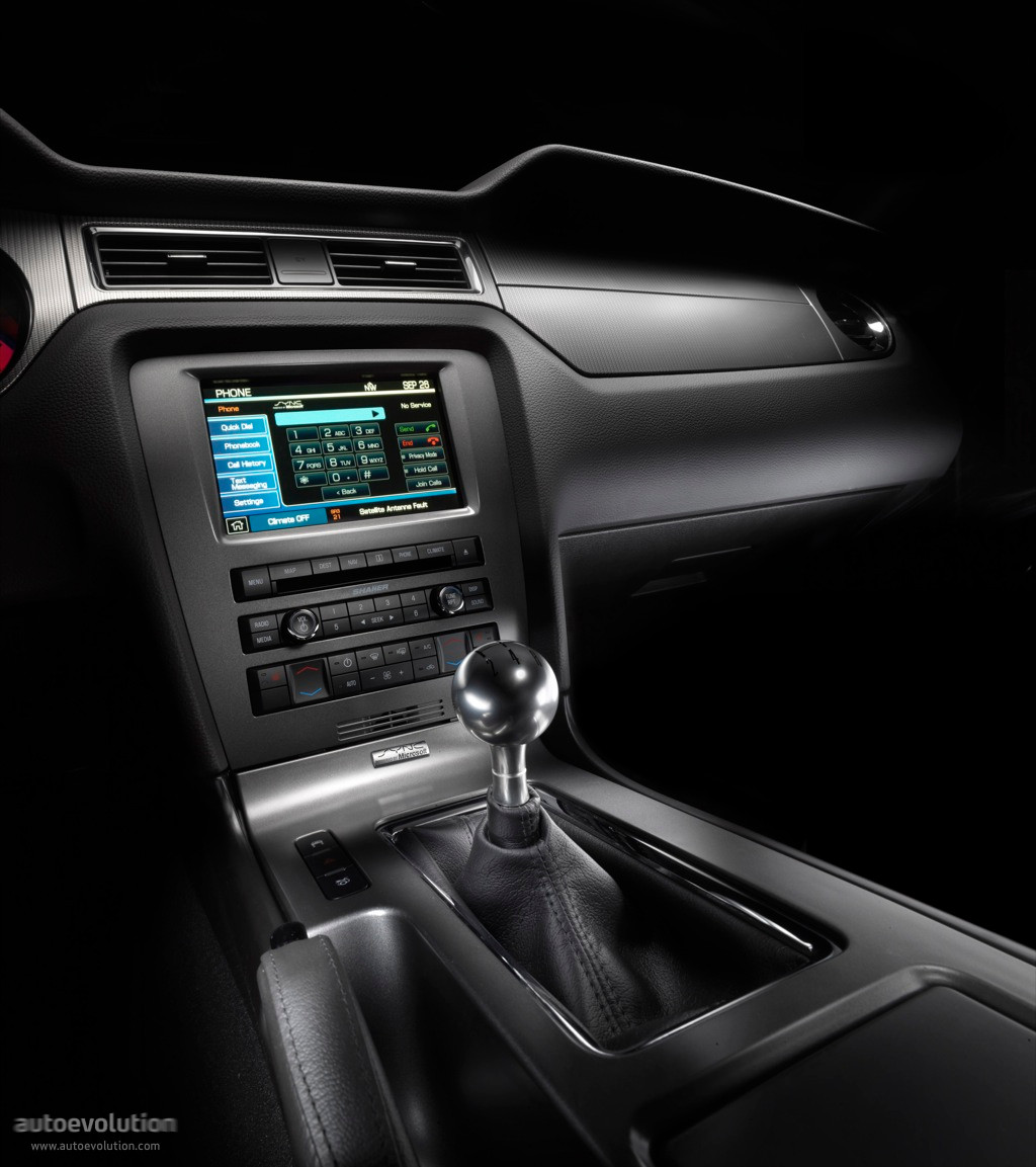 Ford Mustang Convertible photo 27