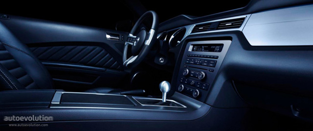 Ford Mustang Convertible photo 15