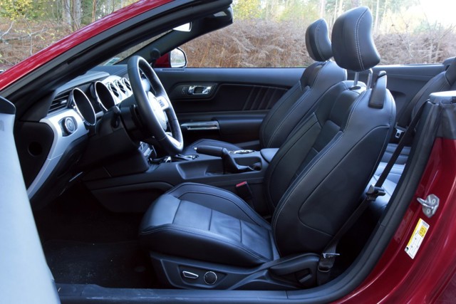 Ford Mustang Convertible foto 38