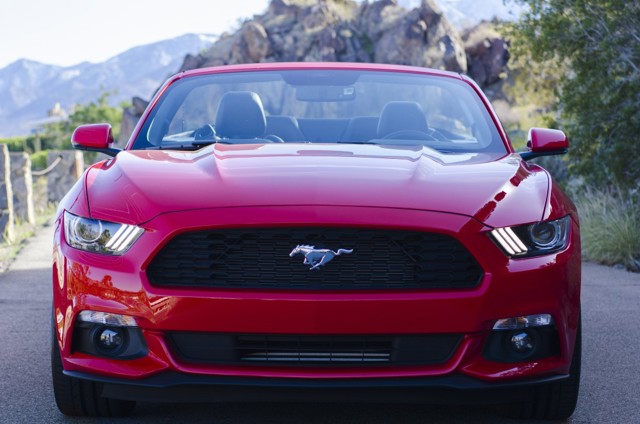 Ford Mustang Convertible foto 4