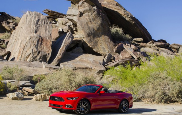 Ford Mustang Convertible foto 7