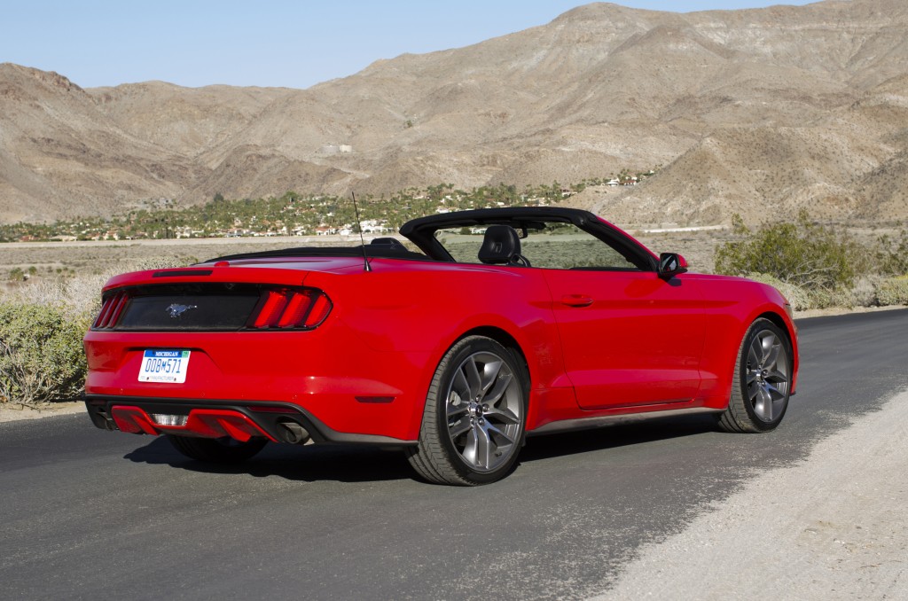 Ford Mustang Convertible photo 8