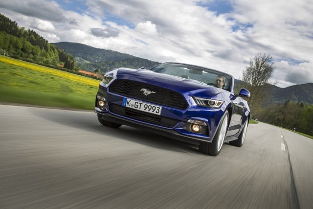 Ford Mustang Convertible foto 12