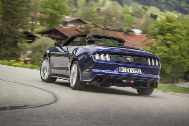 Ford Mustang Convertible foto 16