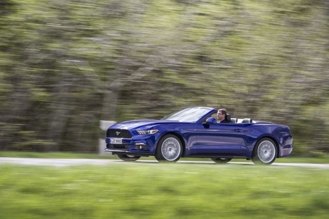 Ford Mustang Convertible foto 18