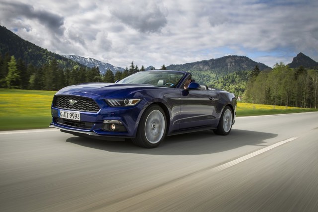 Ford Mustang Convertible foto 28