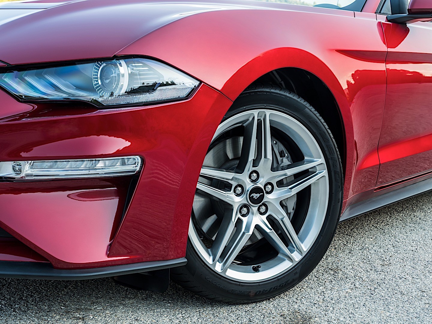 Ford Mustang Convertible photo 9