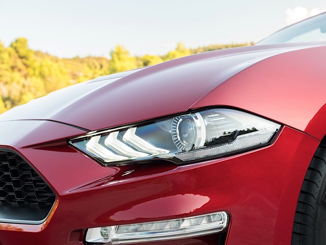 Ford Mustang Convertible photo 11