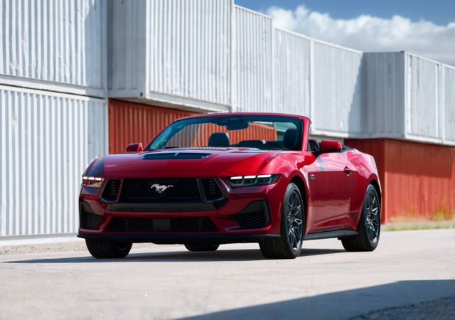 Ford Mustang Convertible photo 6