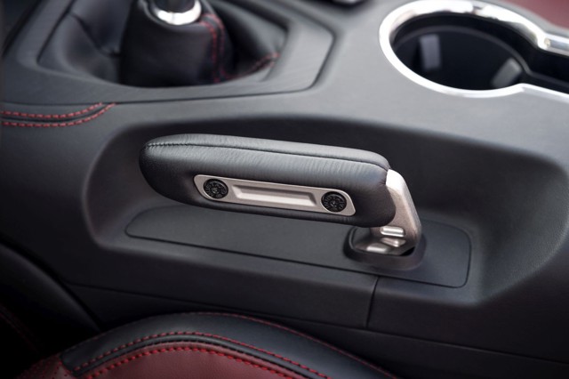 Ford Mustang Convertible photo 12
