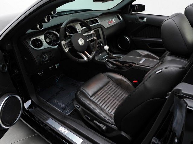 Ford Mustang Convertible photo 25