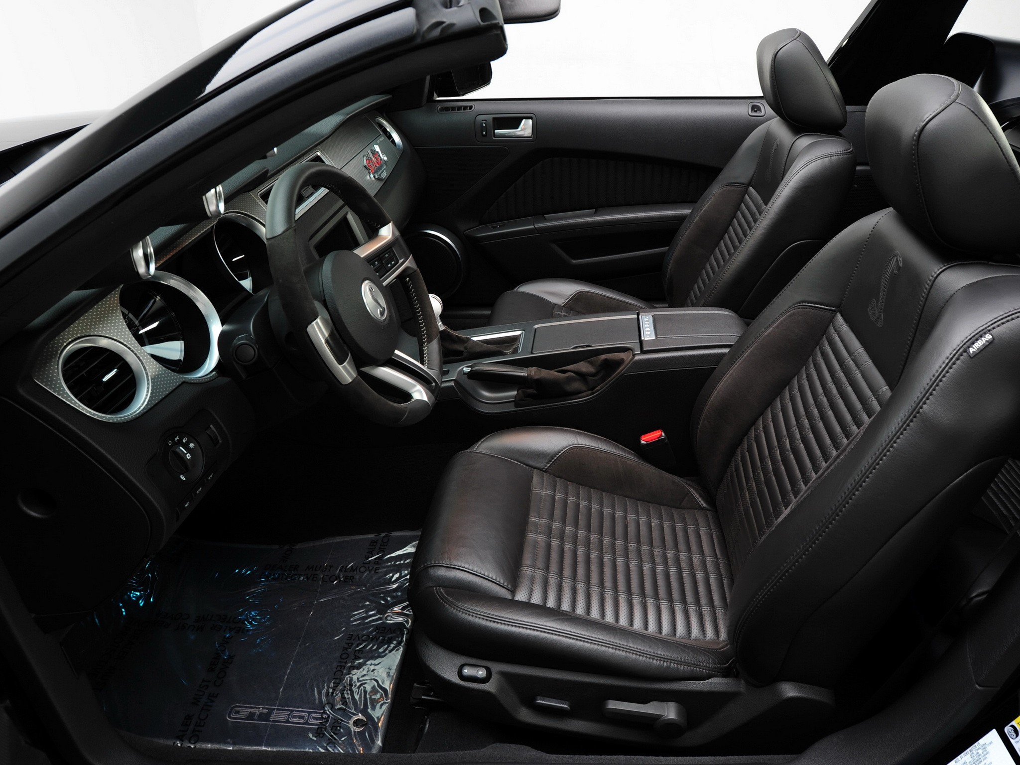 Ford Mustang Convertible photo 26