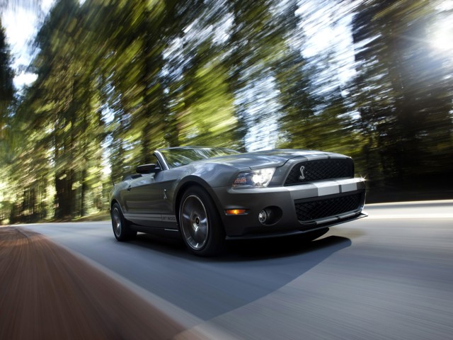 Ford Mustang Convertible photo 8