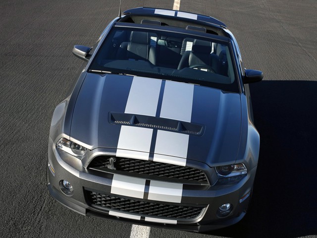 Ford Mustang Convertible photo 13