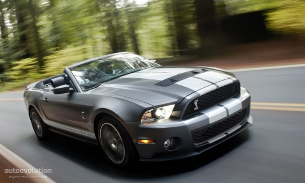 Ford Mustang Convertible photo 4