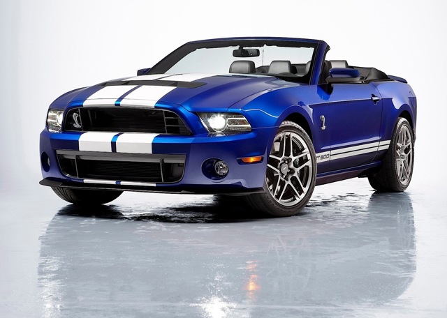 Ford Mustang Convertible photo 2