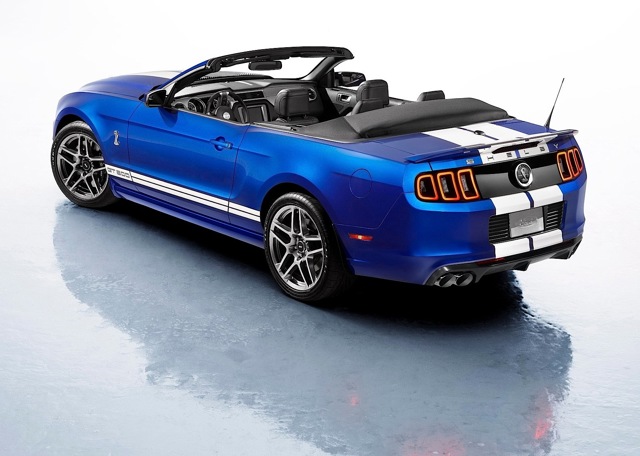Ford Mustang Convertible photo 5