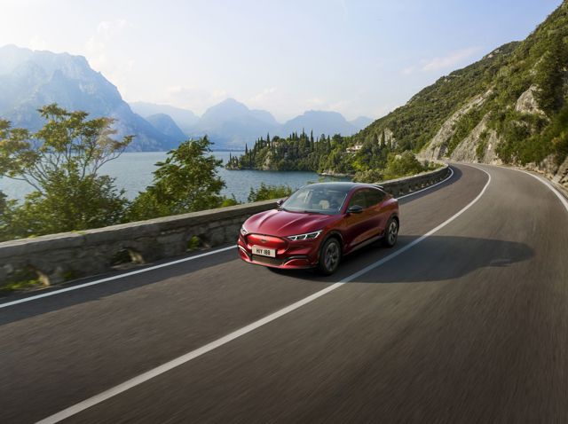 Ford Mustang Mach-E photo 4