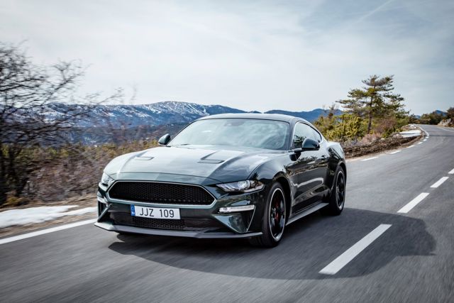 Ford Mustang foto 1