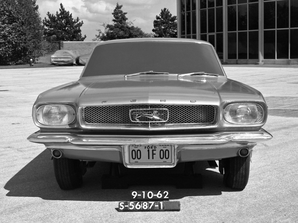 Ford Mustang photo 9