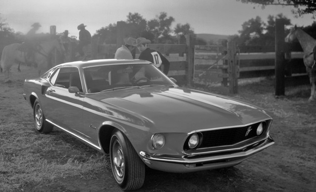 Ford Mustang foto 5