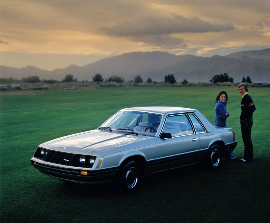 Ford Mustang photo 3
