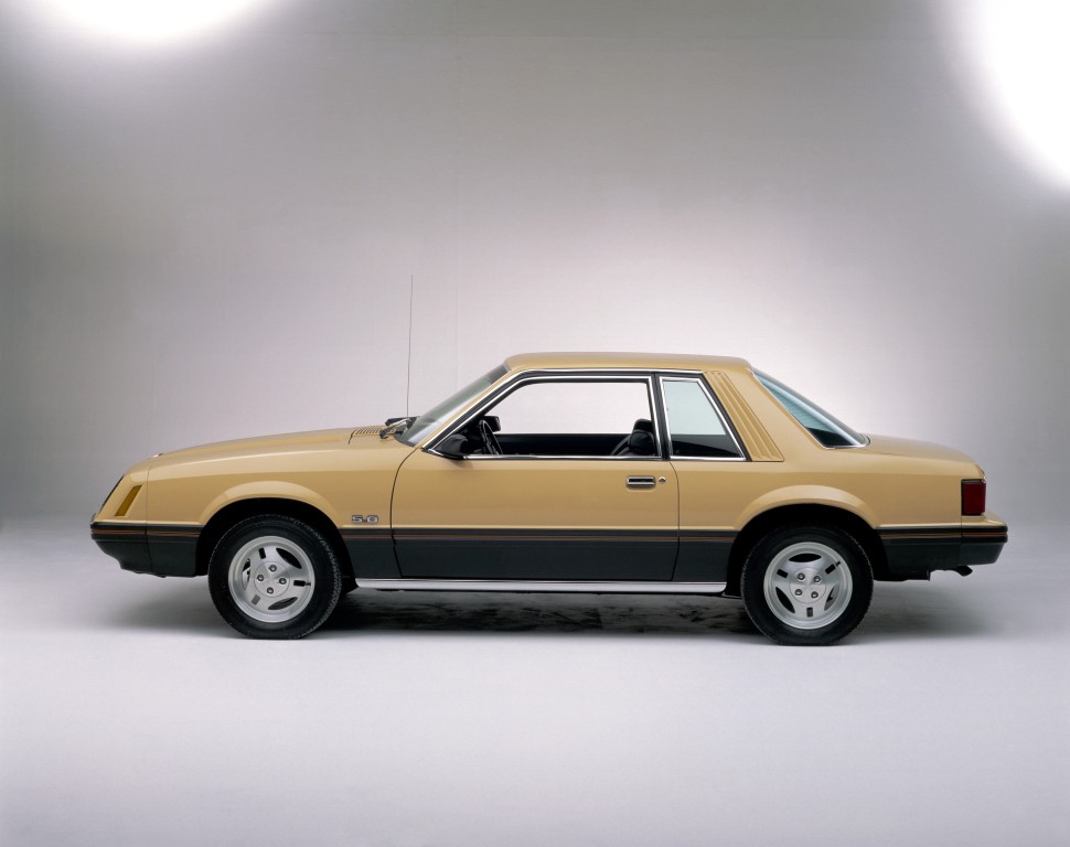 Ford Mustang photo 4
