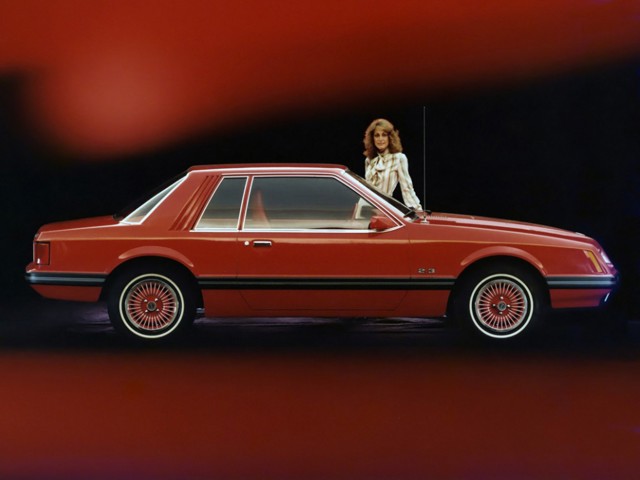 Ford Mustang photo 6