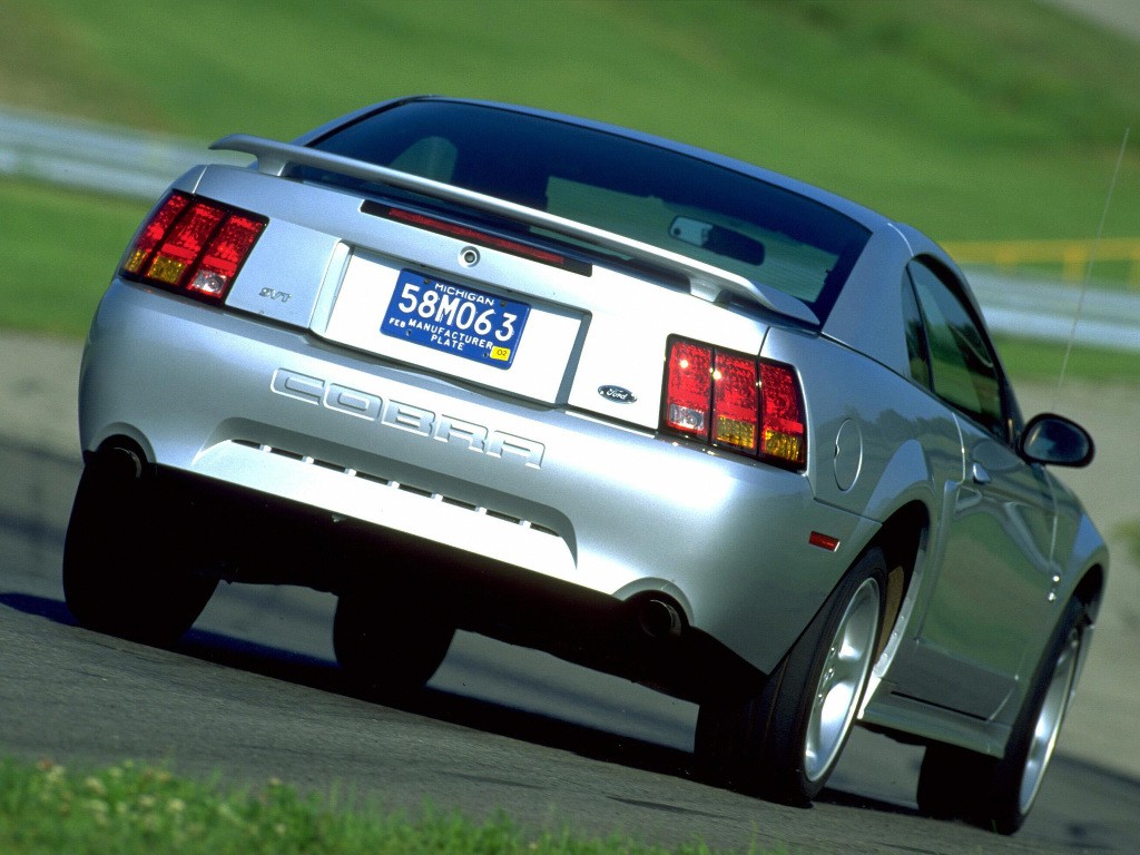 Ford Mustang photo 6