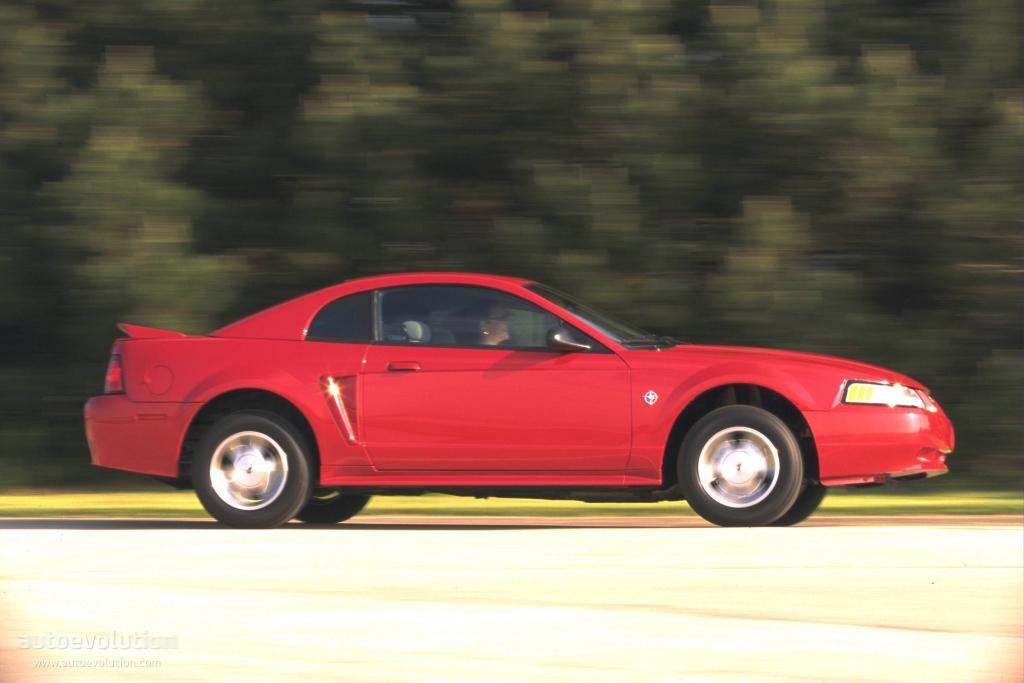 Ford Mustang photo 3