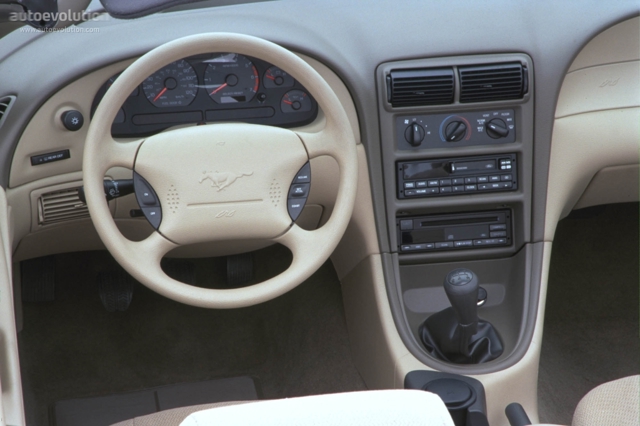 Ford Mustang photo 13