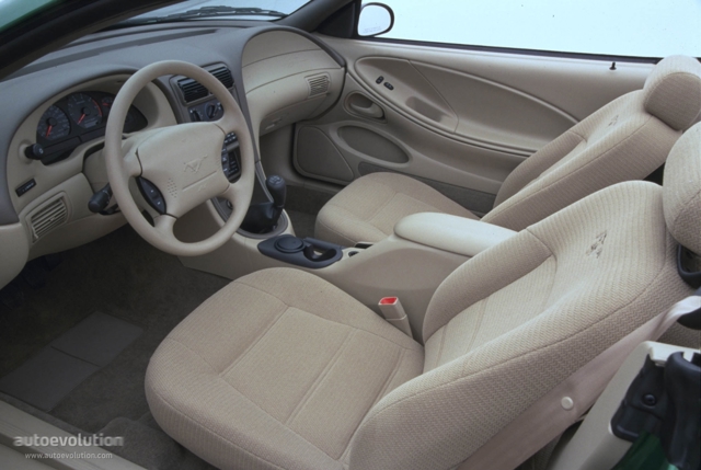 Ford Mustang photo 14