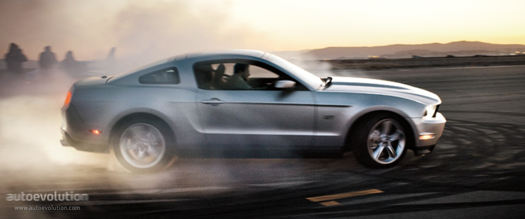 Ford Mustang photo 4