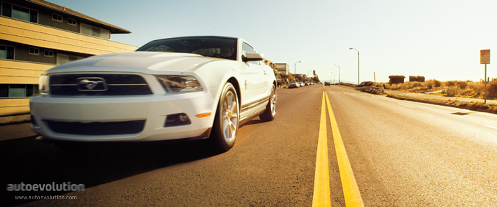 Ford Mustang photo 8