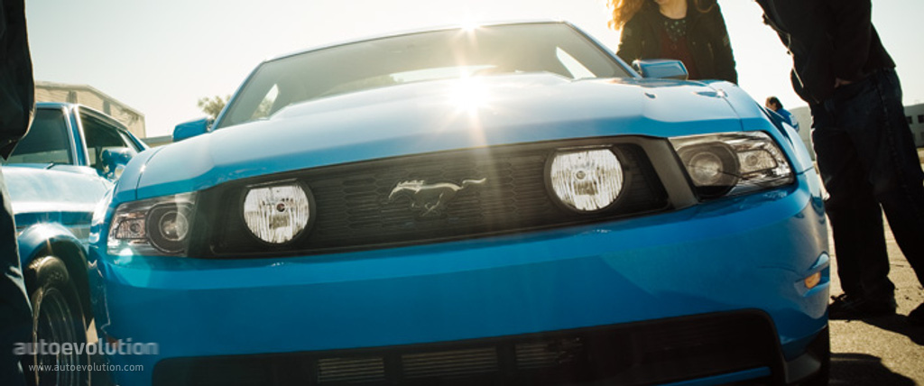 Ford Mustang photo 9