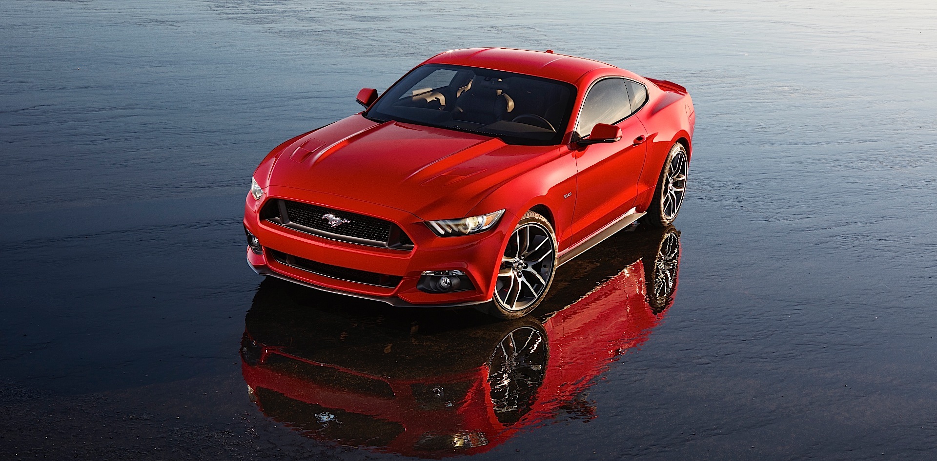 Ford Mustang photo 2