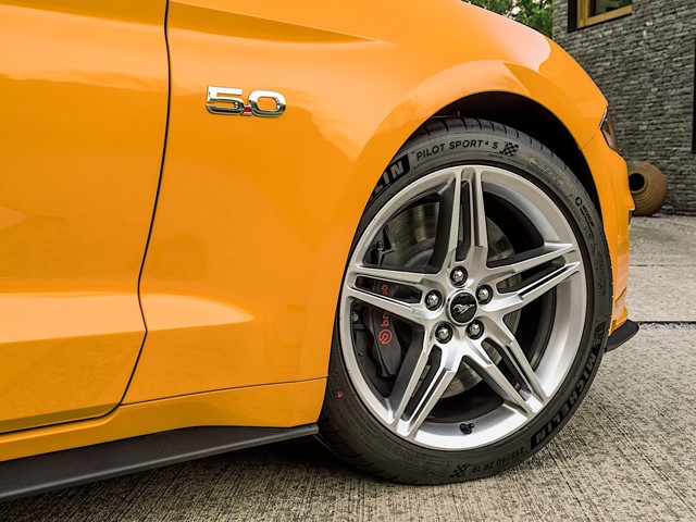 Ford Mustang photo 39