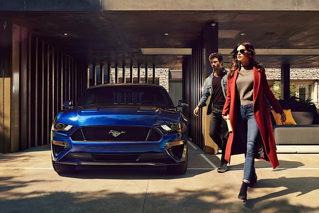 Ford Mustang photo 8