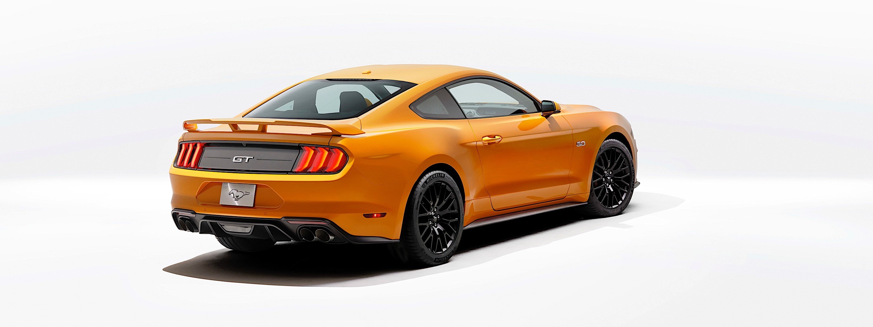 Ford Mustang photo 4