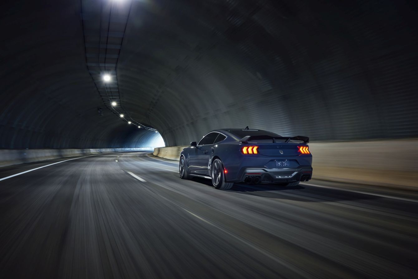 Ford Mustang photo 12