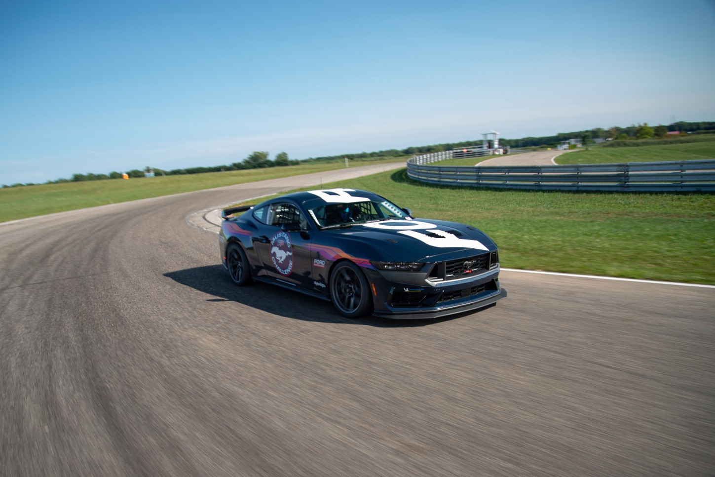 Ford Mustang photo 28