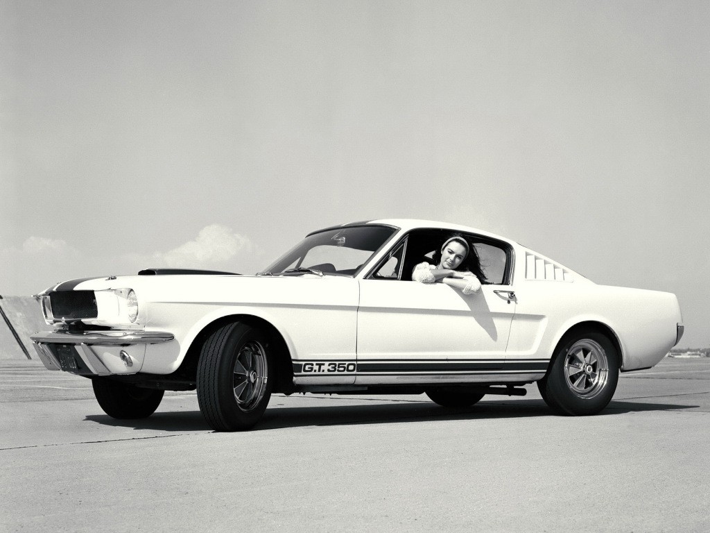 Ford Mustang photo 7