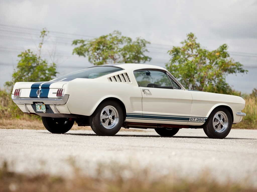 Ford Mustang photo 12