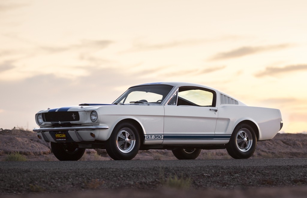 Ford Mustang photo 24